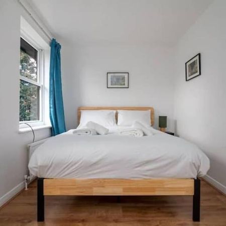 Quiet 4 Bedroom House Between Camden & Kings Cross Лондон Екстериор снимка