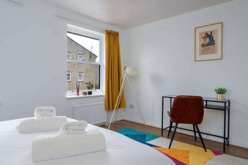Quiet 4 Bedroom House Between Camden & Kings Cross Лондон Екстериор снимка