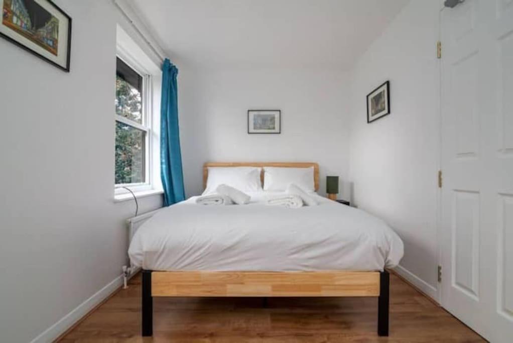 Quiet 4 Bedroom House Between Camden & Kings Cross Лондон Екстериор снимка