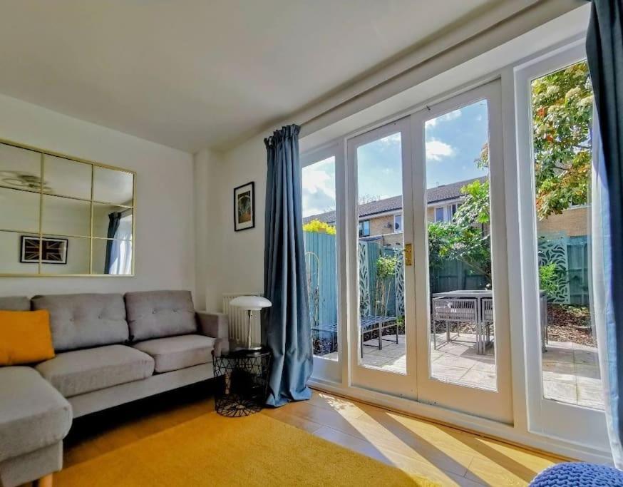 Quiet 4 Bedroom House Between Camden & Kings Cross Лондон Екстериор снимка