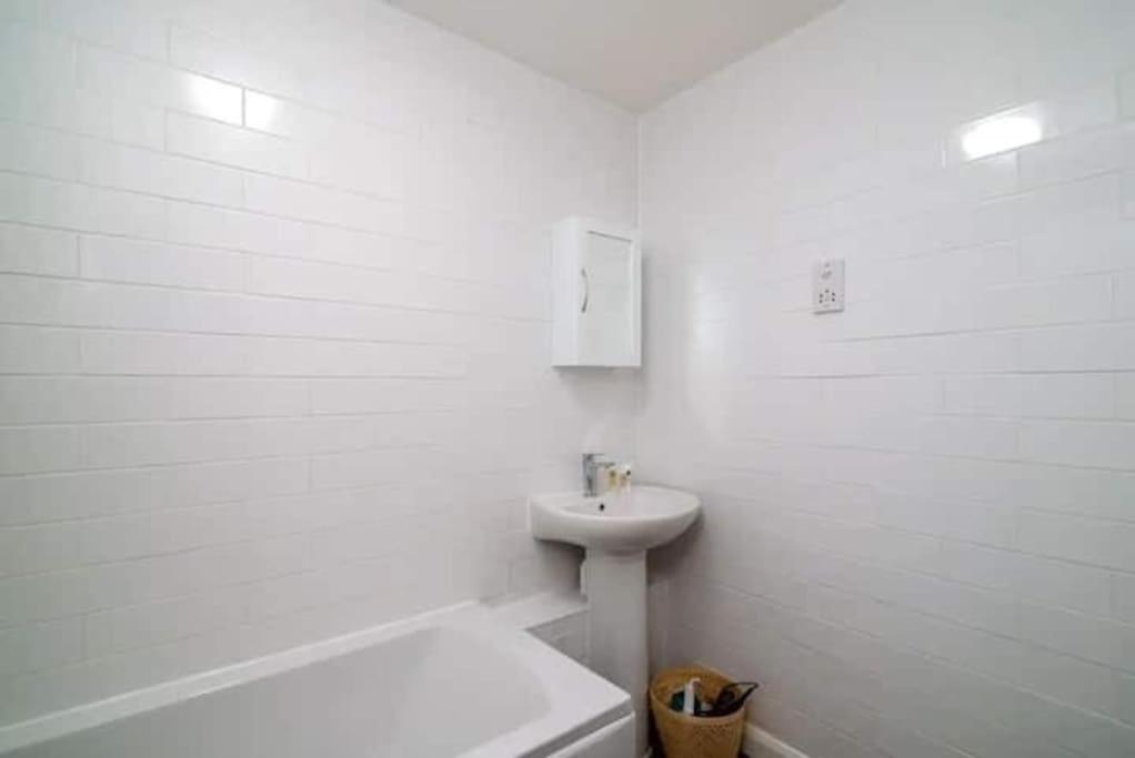 Quiet 4 Bedroom House Between Camden & Kings Cross Лондон Екстериор снимка
