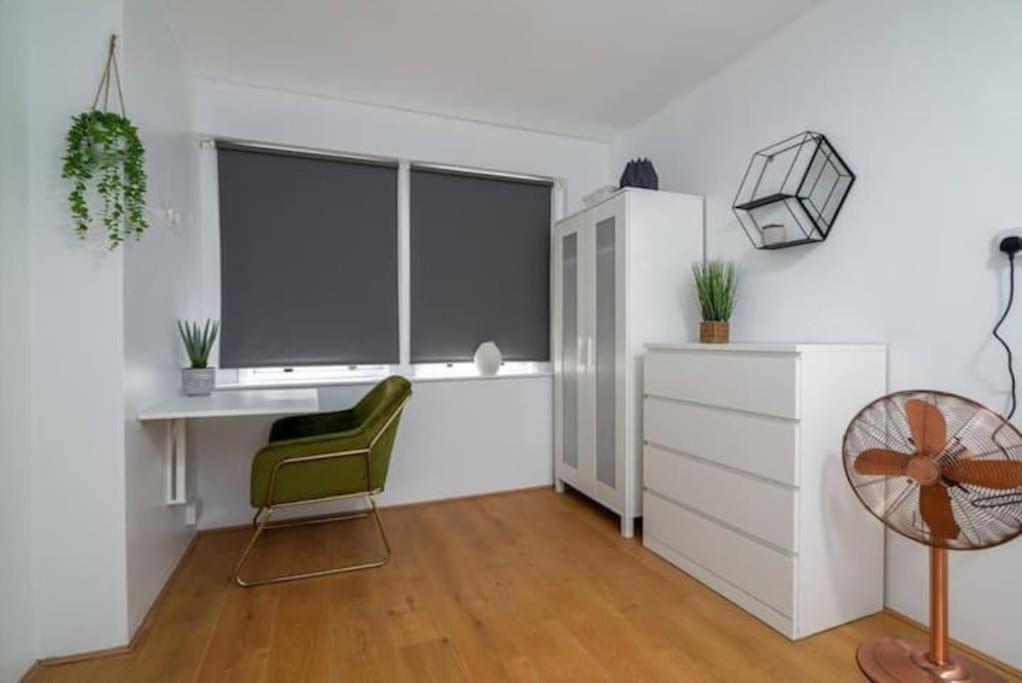 Quiet 4 Bedroom House Between Camden & Kings Cross Лондон Екстериор снимка