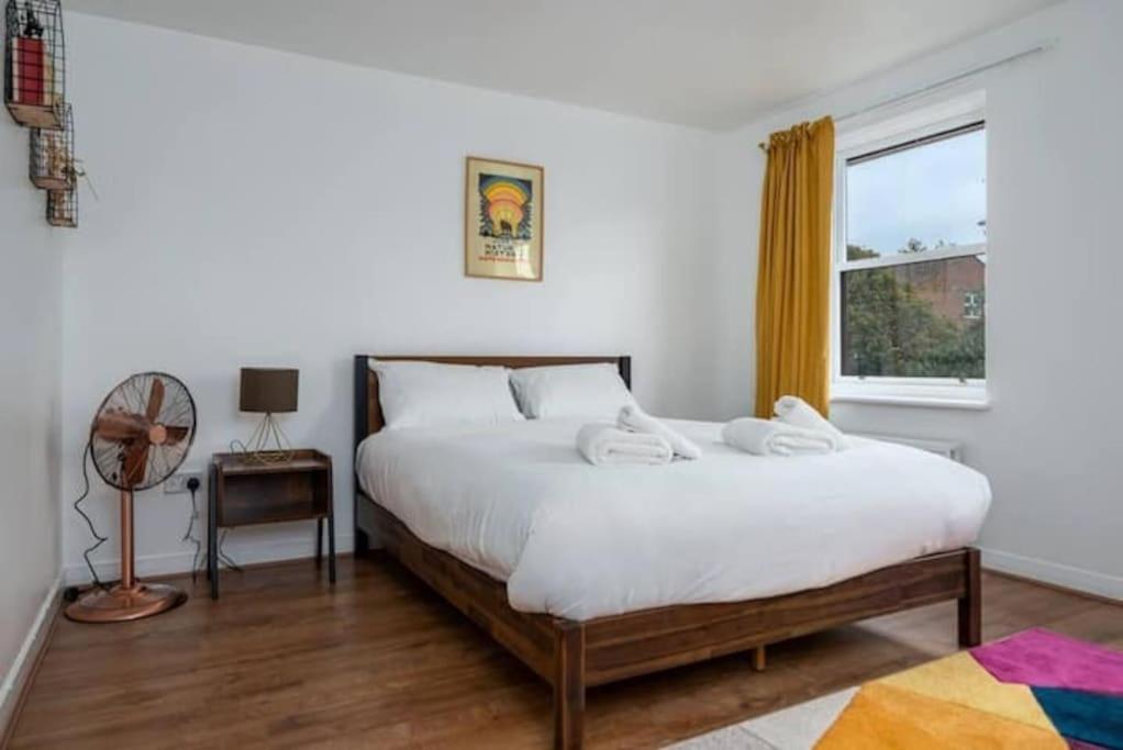 Quiet 4 Bedroom House Between Camden & Kings Cross Лондон Екстериор снимка