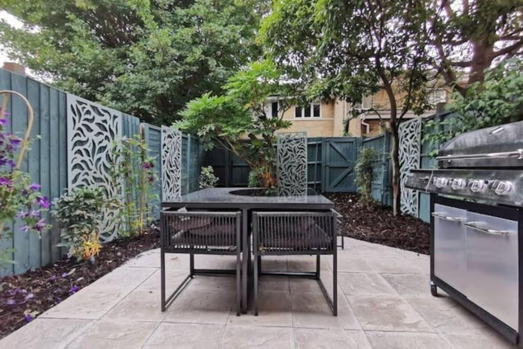 Quiet 4 Bedroom House Between Camden & Kings Cross Лондон Екстериор снимка